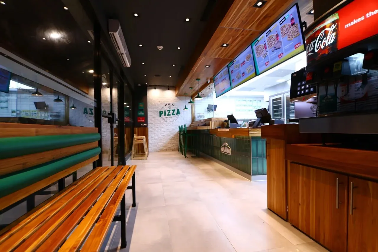 Imagen 2 de la galería del proyecto Papa Johns Guácima